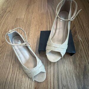 JG Open Toe Tan Suede Wedge Heels - Size 5.5